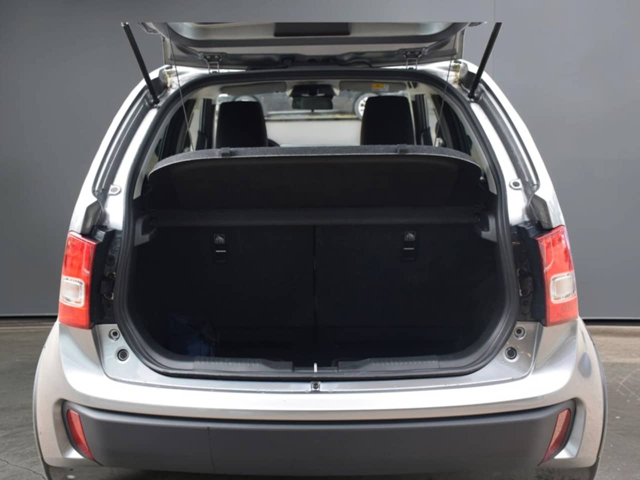 Suzuki Ignis - 1.2 Stijl 1.2 Stijl, Parkeercamera, Multimediascherm, Stoelverwarming, Dealeronderhouden, NAP