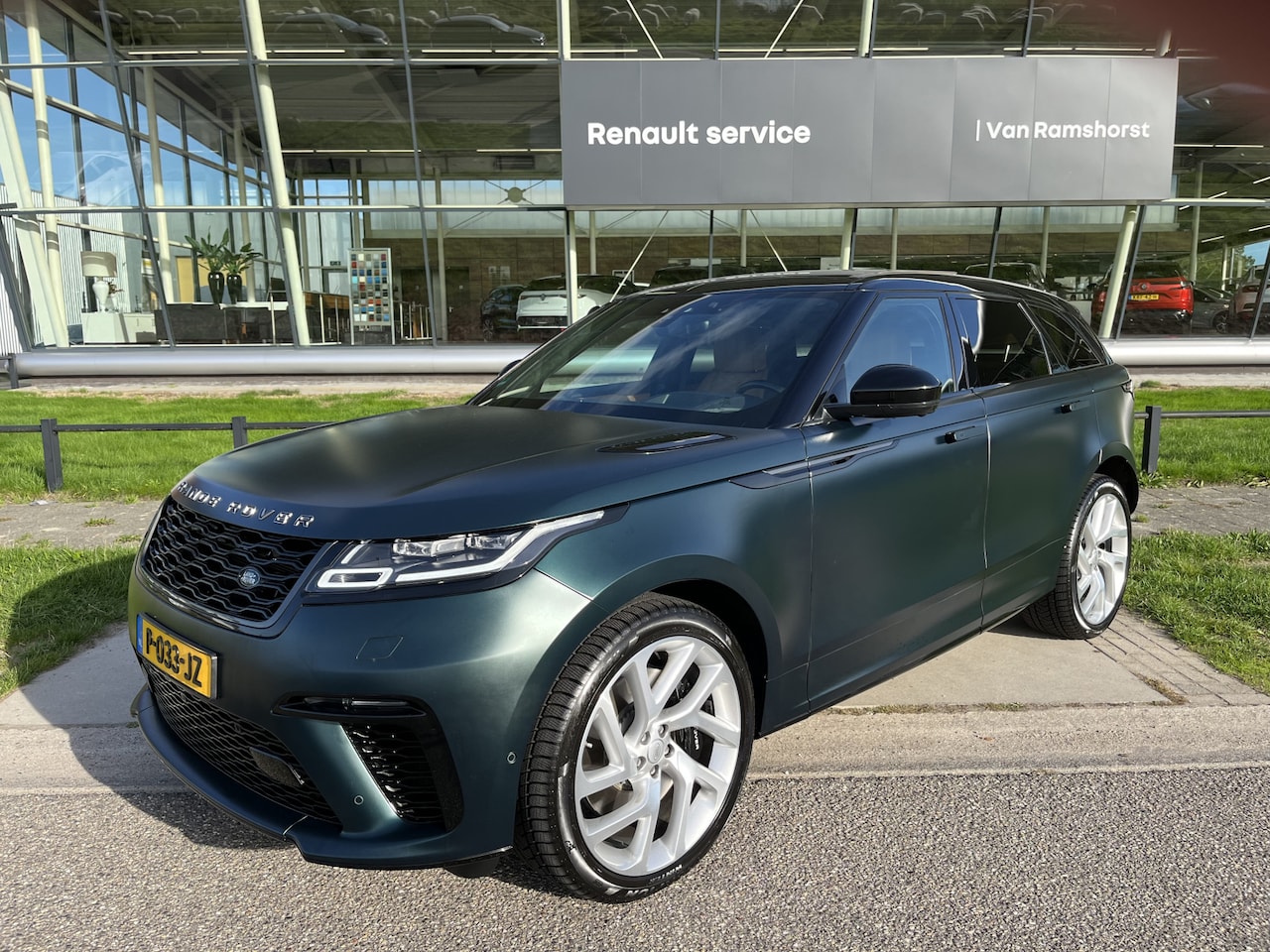 Land Rover Range Rover Velar - 5.0 V8 SV Autobiography Dynamic Edition 551PK / Trekhaak / 360 Camera / Panorama / Stoelve - AutoWereld.nl