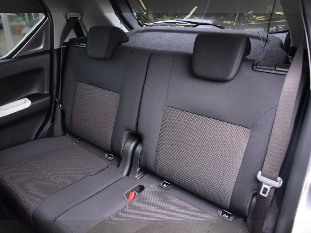 Suzuki Ignis - 1.2 Stijl 1.2 Stijl, Parkeercamera, Multimediascherm, Stoelverwarming, Dealeronderhouden, NAP
