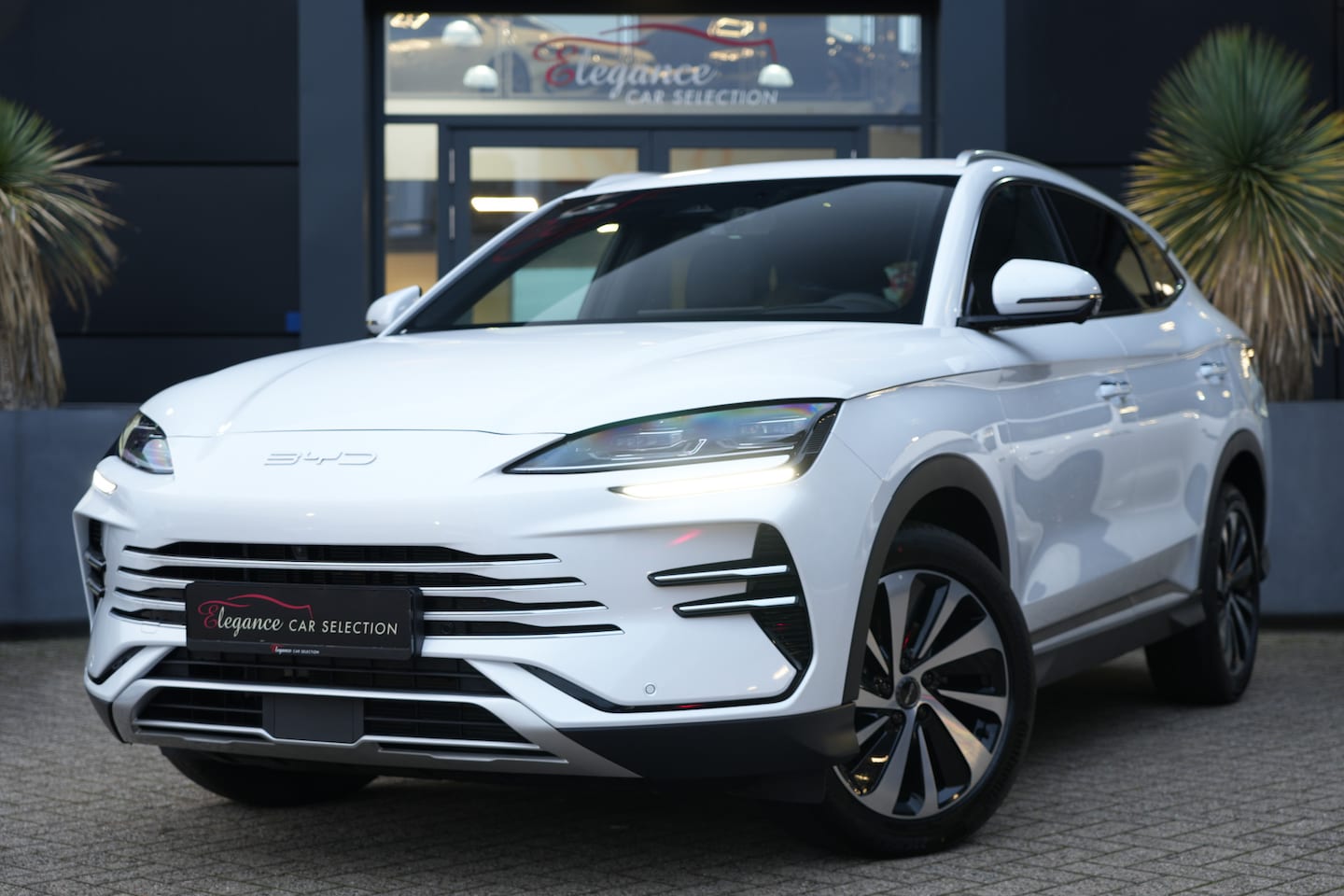 BYD Seal U - 1.5 DM-i FWD Comfort | PHEV | 120KM | PANO | 360° Camera | HUD | BYD SEAL U 1.5 DM-i PHEV - AutoWereld.nl