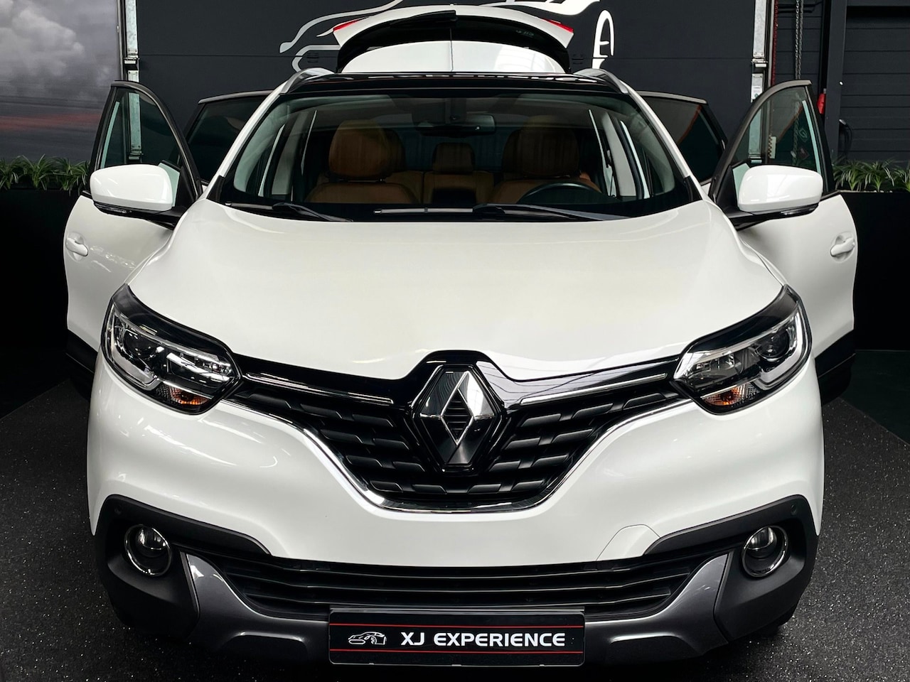 Renault Kadjar - 1.2 TCe Intens PANO NAVI LEER AIRCO - AutoWereld.nl