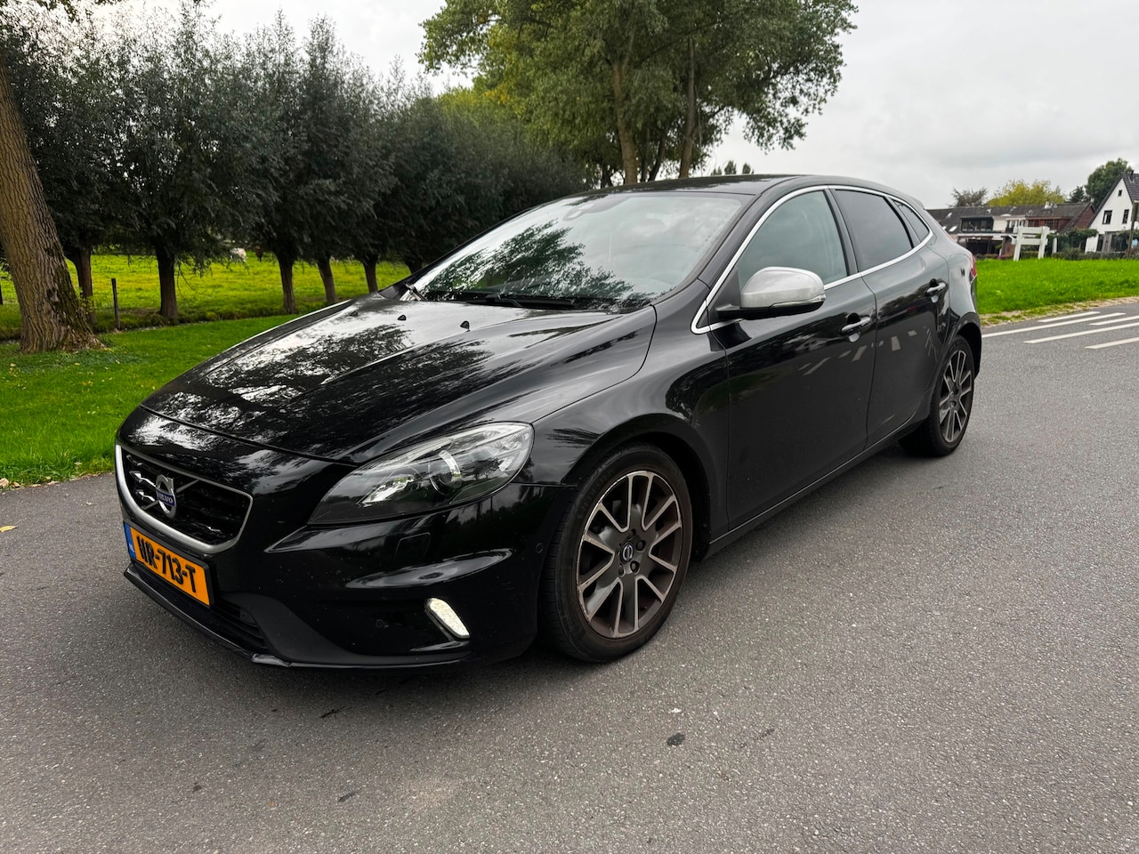 Volvo V40 - 2.0 D2 R-Design Business * export * - AutoWereld.nl