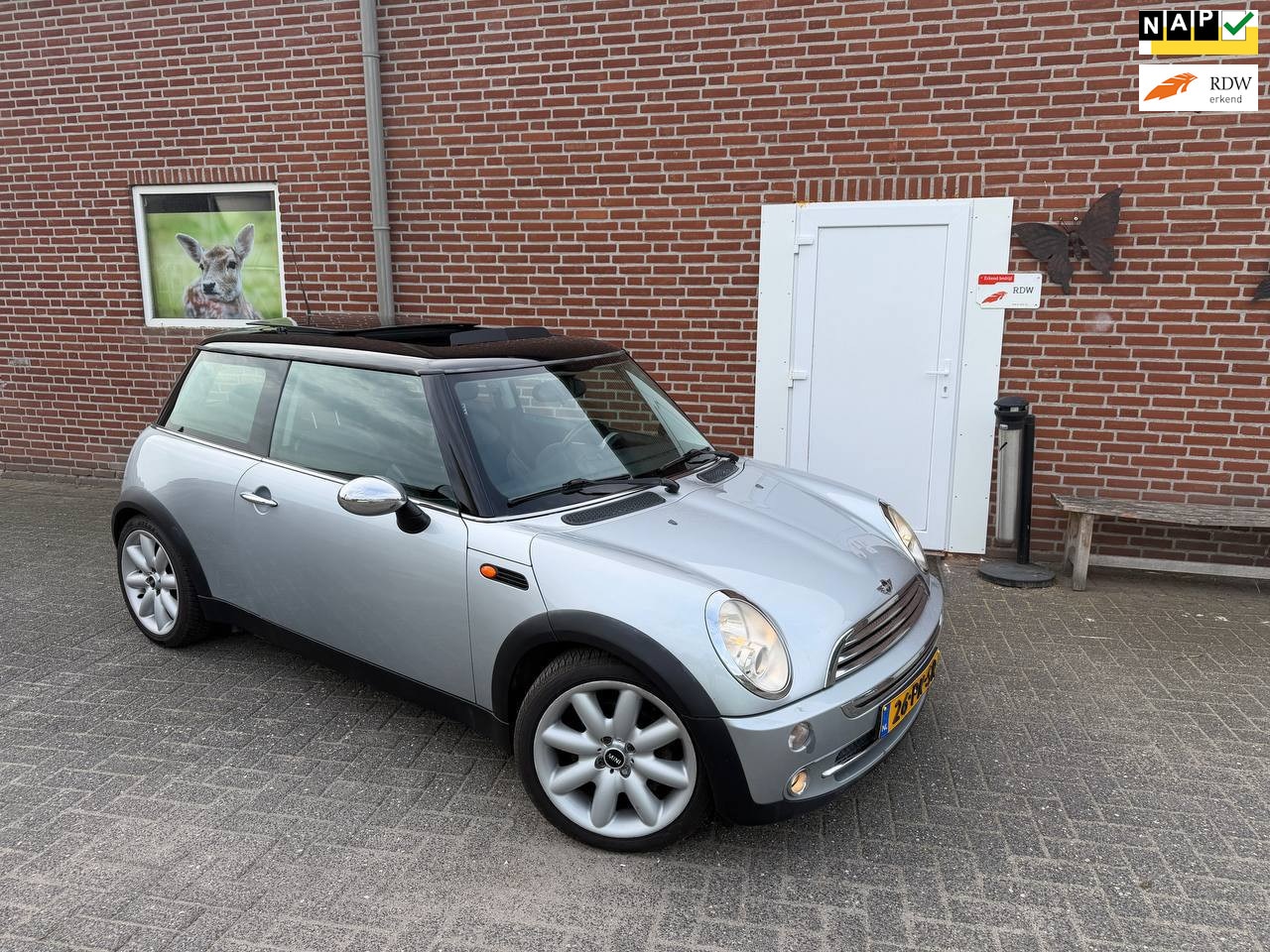 MINI 3-Deurs - 1.6 Cooper Chili Automaat, Panoramadak, Leder - AutoWereld.nl