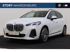 BMW 2-serie Active Tourer - 230e xDrive M Sport Automaat / Panoramadak / Trekhaak / Sportstoelen / Head-Up / Parking A