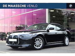 BMW i4 - eDrive40 / Achteruitrijcamera / Cruise Control / Live Cockpit Plus / PDC