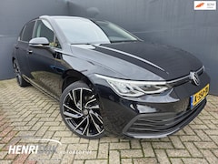 Volkswagen Golf - 1.5 eTSI Style Automaat / Camera / Stoel & Stuur verwarming / Carplay / ACC / PDC / LMV