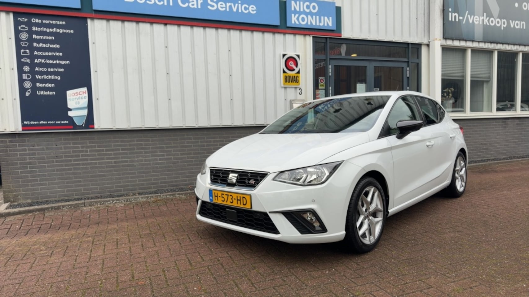SEAT Ibiza - 1.0 TSI FR BnsInt. Navi, Cruise, PDC Nieuwstaat - AutoWereld.nl