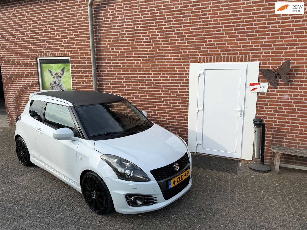 Suzuki Swift - 1.6 Sport Stoelverwarming, KEYLESS, ECC, Parelmoer, Carbon, Zeer Netjes - AutoWereld.nl