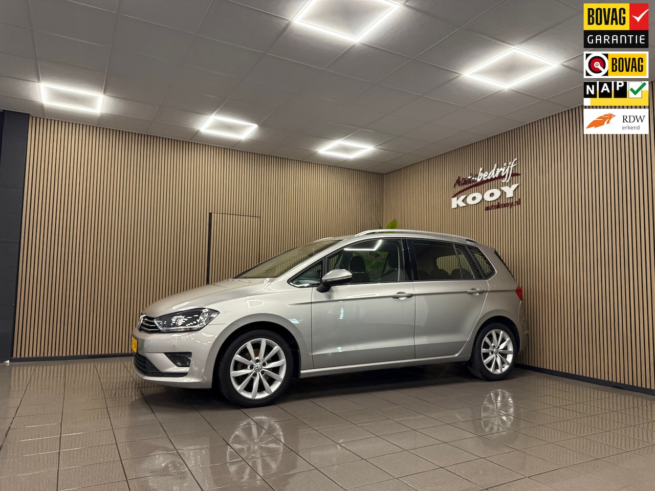 Volkswagen Golf Sportsvan - 1.2 TSI Comfortline * Automaat / Navigatie / Cruise control / LM Velgen / NL Auto * - AutoWereld.nl