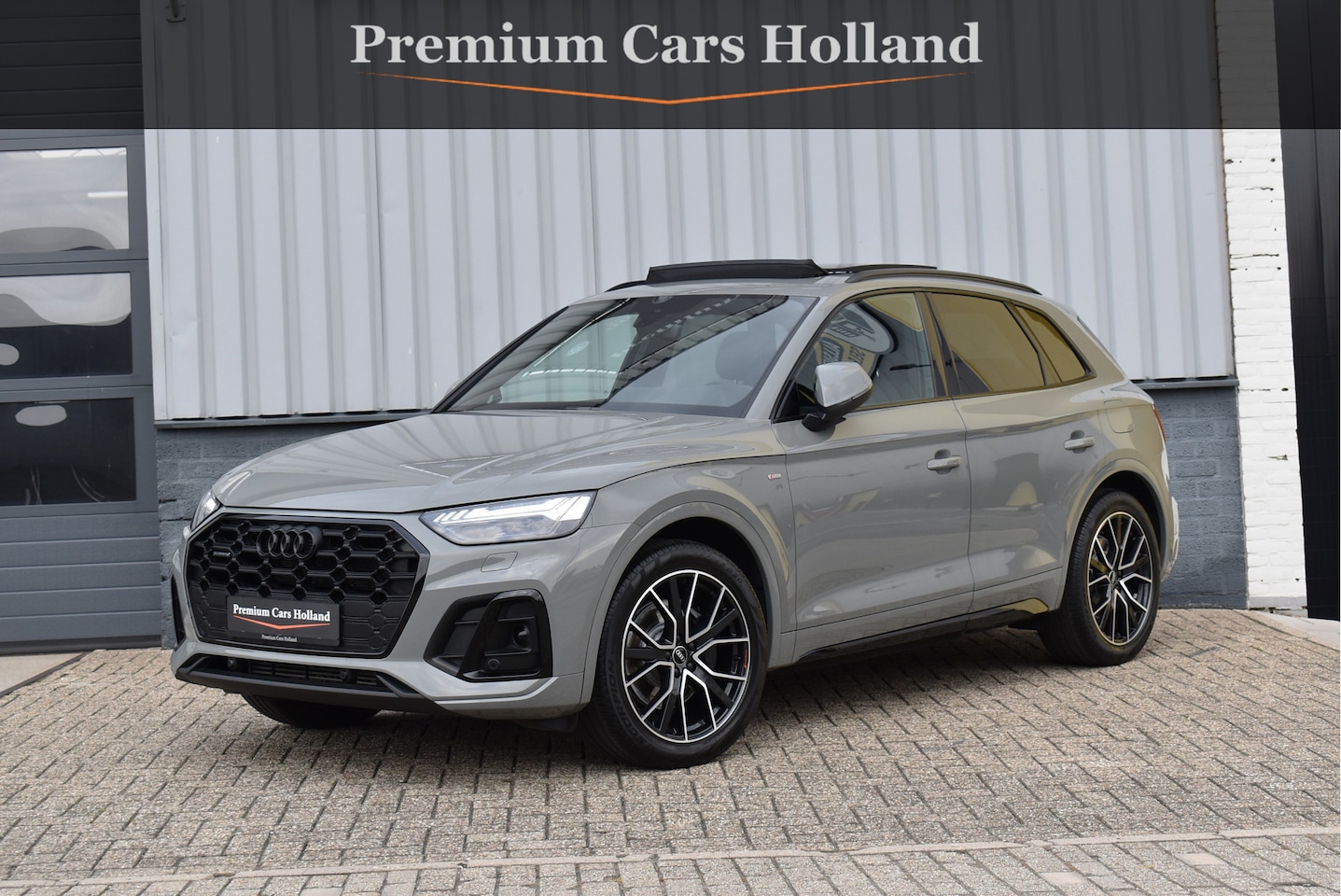 Audi Q5 - 55 TFSI e S-Line 367 Pk Quantum Grey Exclusive Pano Luchtvering ACC Sfeer 20 Inch - AutoWereld.nl