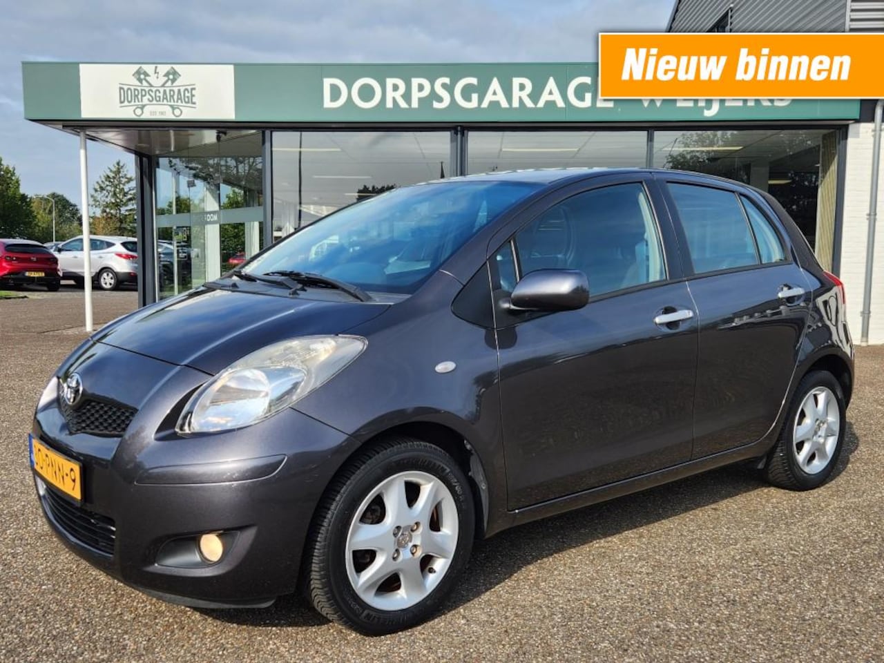 Toyota Yaris - 1.3 VVT-i Aspiration 1.3 VVT-I Aspiration, Clima, Cruise, Navi, Dealeronderhouden! NL Auto, Trekhaak - AutoWereld.nl