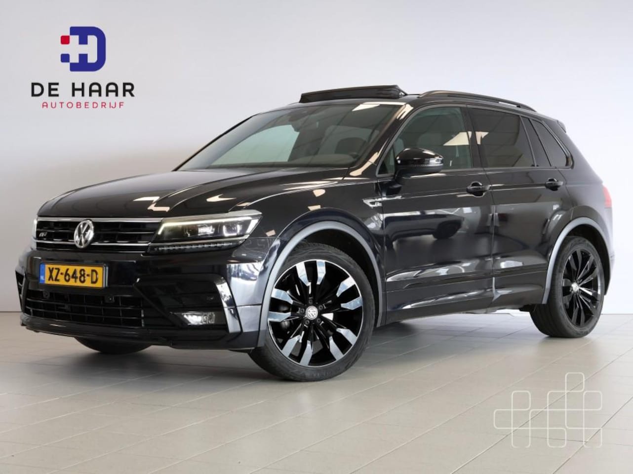 Volkswagen Tiguan - 1.5 TSI ACT R-Line - Schuif/Kanteldak - Trekhaak - Stoelverwarming - AutoWereld.nl