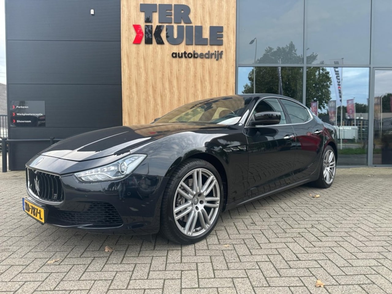 Maserati Ghibli - 3.0 V6 Bi-Turbo 330 PK / Schuifdak / ond. hist. - AutoWereld.nl
