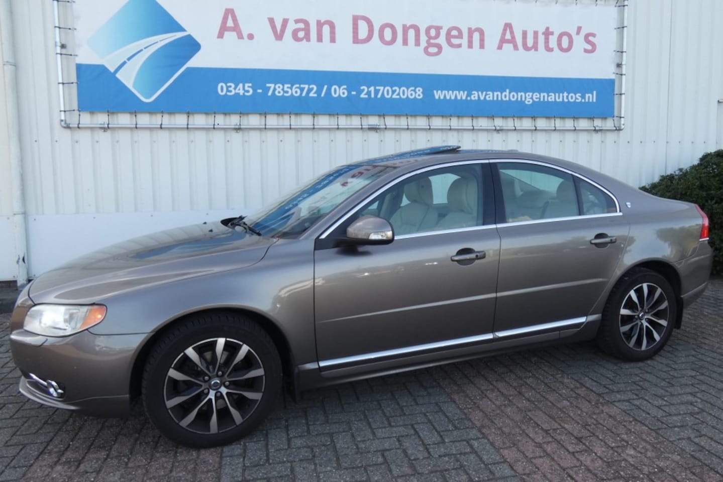 Volvo S80 - 2.4 D5 EXECUTIVE Automaat,ACC,Standk,Schuifdak,Koelkast - AutoWereld.nl