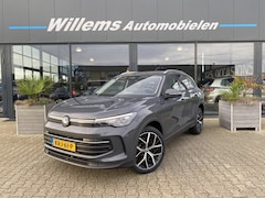 Volkswagen Tiguan - 1.5 eHybrid Edition Elektrische Trekhaak, Panorama Dak & Stoel\Stuur Verwarming