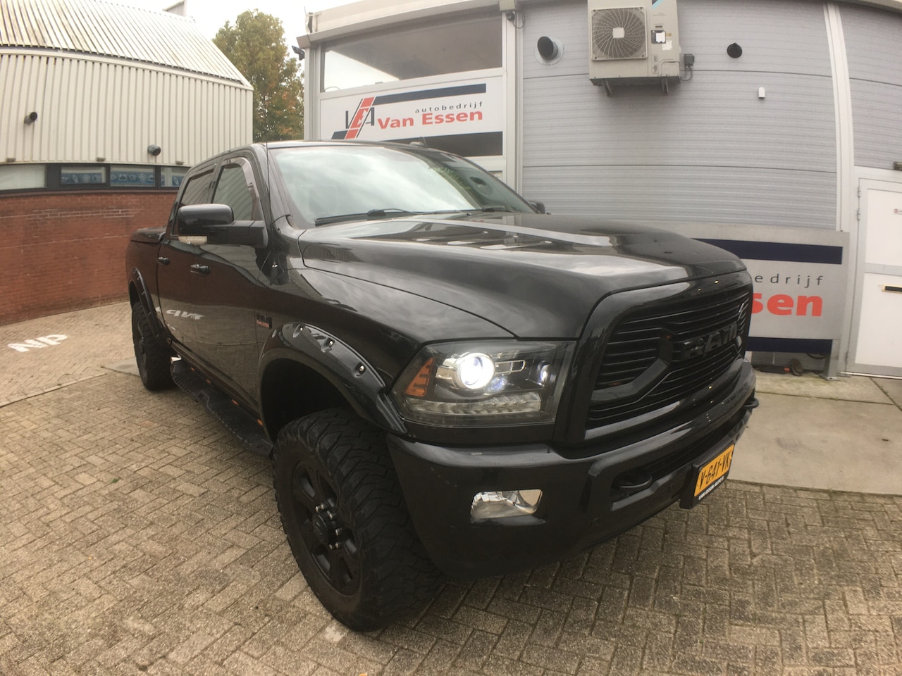 Dodge Ram 2500 - Laramie Sport Black edition Full Options, Power filter Custom schakelbare uitlaat, Prins L - AutoWereld.nl