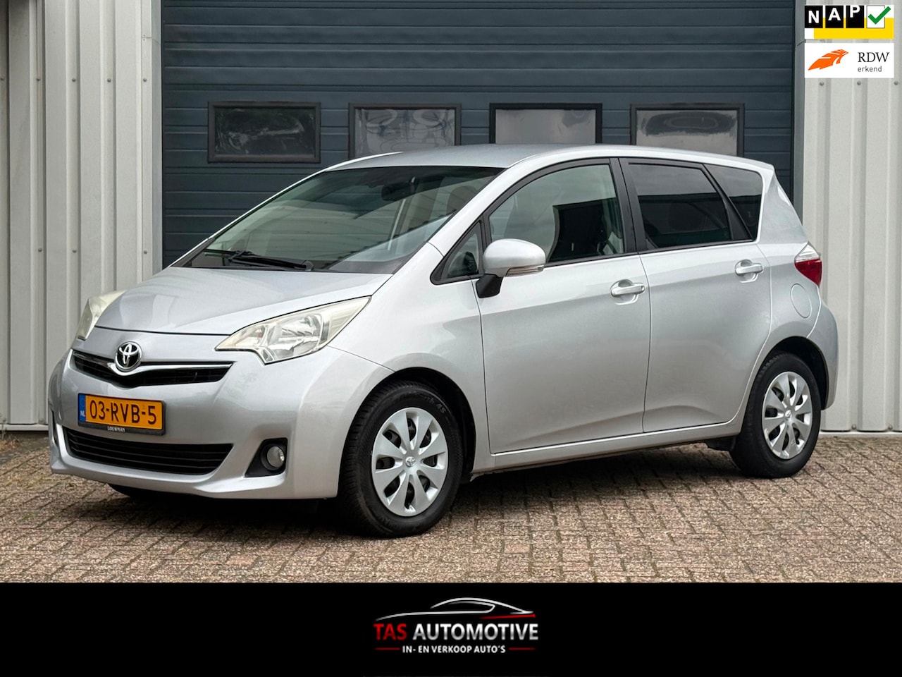 Toyota Verso S - 1.3 VVT-i Dynamic 2e EIG / NAVI / CRUISE - AutoWereld.nl