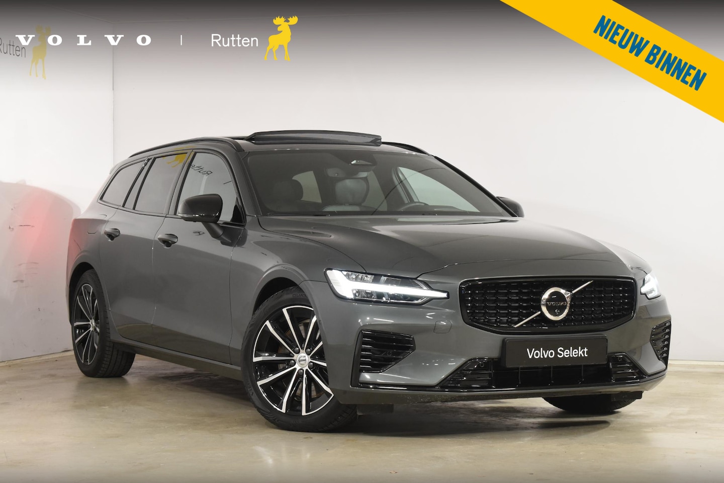 Volvo V60 - T8 455PK Plug-in hybrid AWD Plus Dark Adaptive Cruise Control / 360 Camera / Harman Kardon - AutoWereld.nl