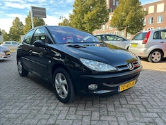 Peugeot 206 - 1.4-16V Gentry//Zwart leder