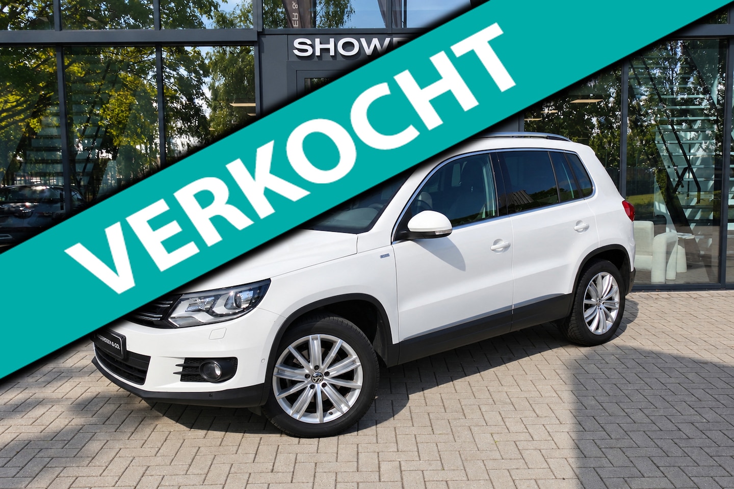Volkswagen Tiguan - 2.0 TDI Track&Field 4Motion PANO TREKHAAK NAVI - AutoWereld.nl