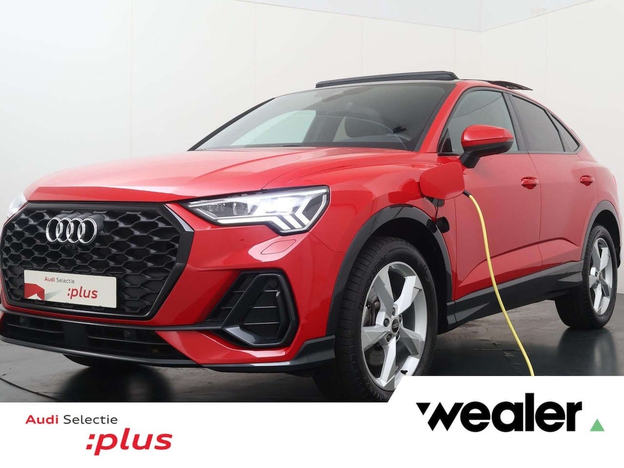 Audi Q3 Sportback - 45 TFSI e Business Edition | 245 PK | SoH % | Trekhaak | Panoramadak | 360 graden camera | - AutoWereld.nl