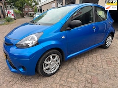Toyota Aygo - 1.0 VVT-i Now AIRCO LM VELGEN ORG 97788 KM NAP KLEINE BEURT GEHAD, NW APK, NETTE STAAT