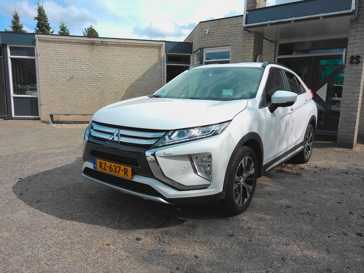 Mitsubishi Eclipse Cross - 1.5 DI-T First Edition vol opties nieuwstaat - AutoWereld.nl