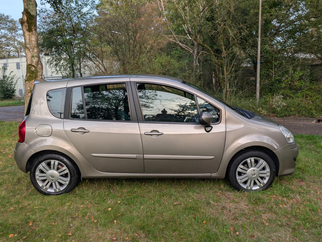 Renault Grand Modus - 1.6-16V Exception Automaat , Nieuwe apk , 60.000 km - AutoWereld.nl