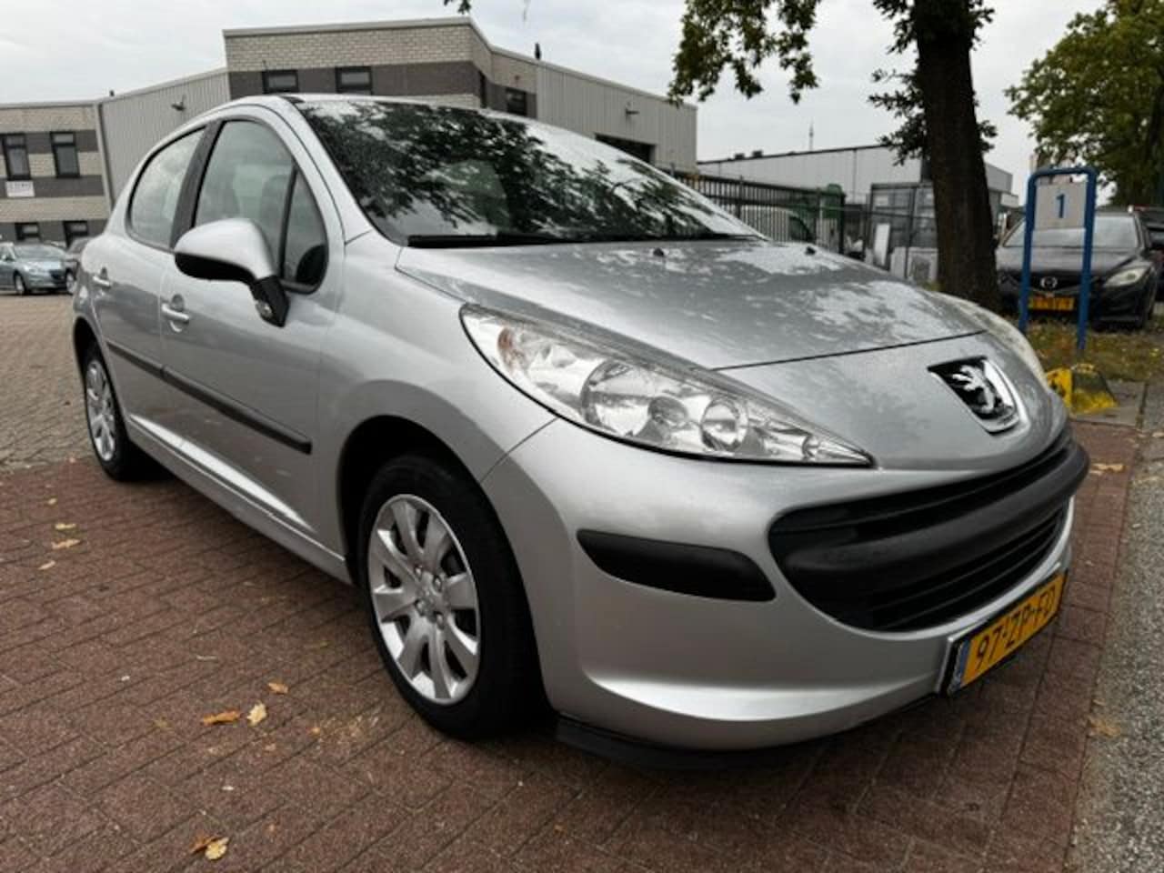 Peugeot 207 - 1.4 VTi 5deurs X-line Airco APK 09-2027.. - AutoWereld.nl