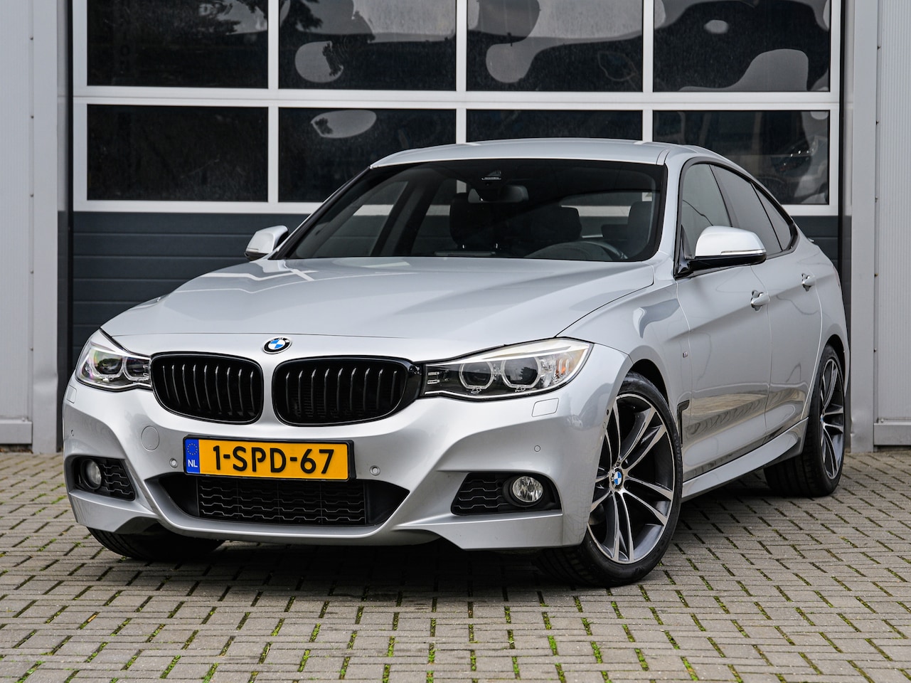 BMW 3-serie Gran Turismo - 320i High Executive | M-sport | Leder | Xenon | 360 camera | Head-up display | PDC v+a | S - AutoWereld.nl