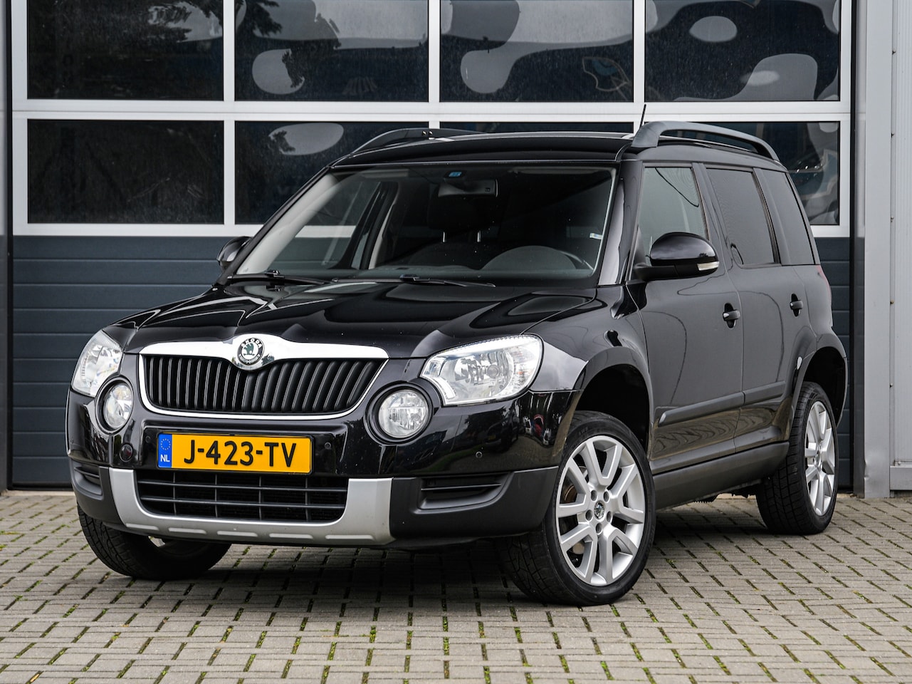 Skoda Yeti - 1.2 TSI Ambition | Automaat | Navi | Trekhaak | Climate control | Cruise control | Stoelve - AutoWereld.nl
