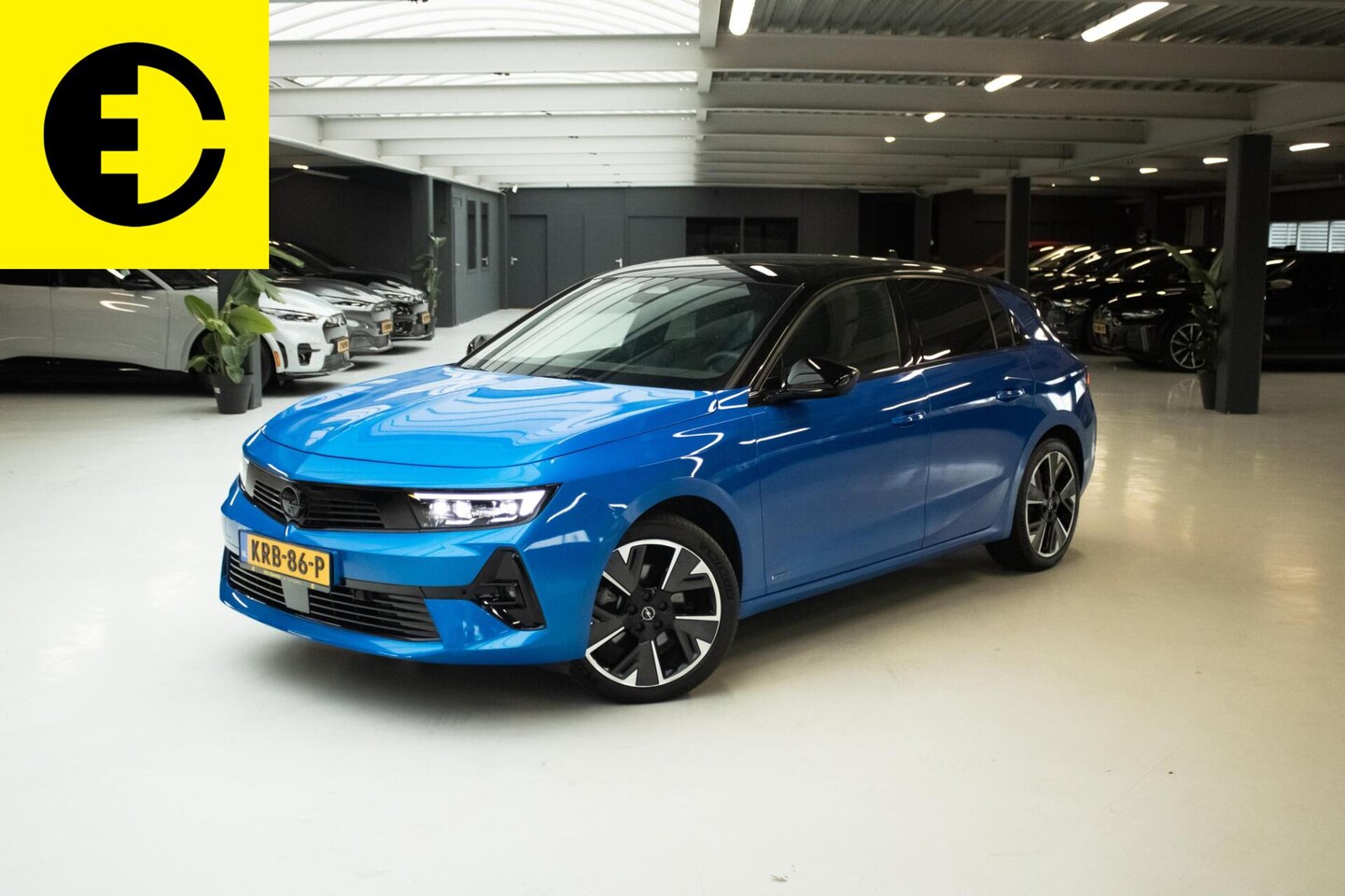Opel Astra Electric - 54 kWh | SOH 95,9% | Panorama dak | Stuurverwarming - AutoWereld.nl
