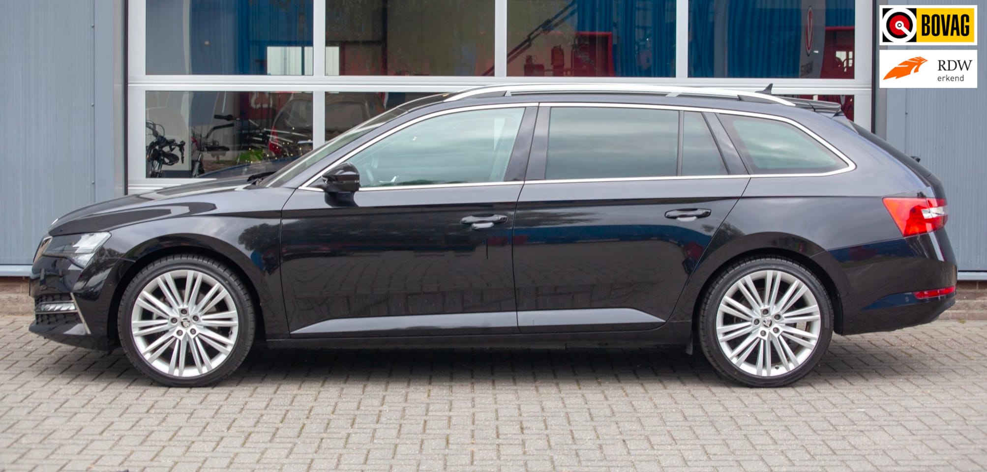 Skoda Superb Combi - 1.4 TSI iV Business Edition Plus 1.4 TSI iV Business Edition Plus - AutoWereld.nl