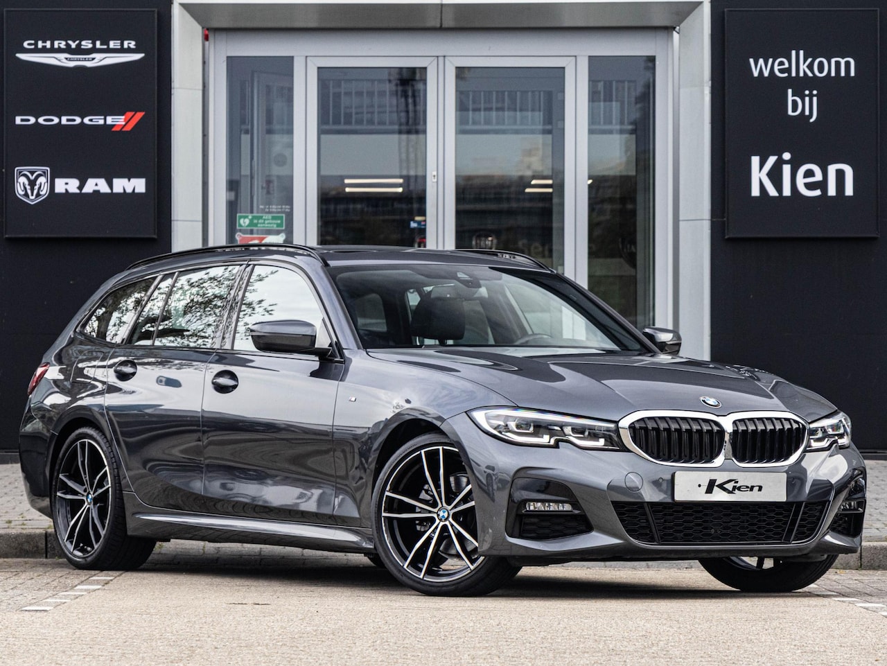 BMW 3-serie Touring - 320i High Executive Edition | Pano | Luxe Lederen Bekleding | Stoelverwarming | ACC | PDC - AutoWereld.nl