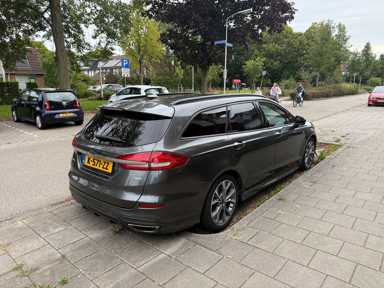 Ford Mondeo Wagon - 2.0 IVCT HEV ST-Line Panorama dak, verwarmde stoelen voor en achter, stuurverwarming, voorruitverwarming. - AutoWereld.nl