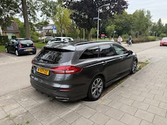 Ford Mondeo Wagon - 2.0 IVCT HEV ST-Line Panorama dak, verwarmde stoelen voor en achter, stuurverwarming, voorruitverwarming.