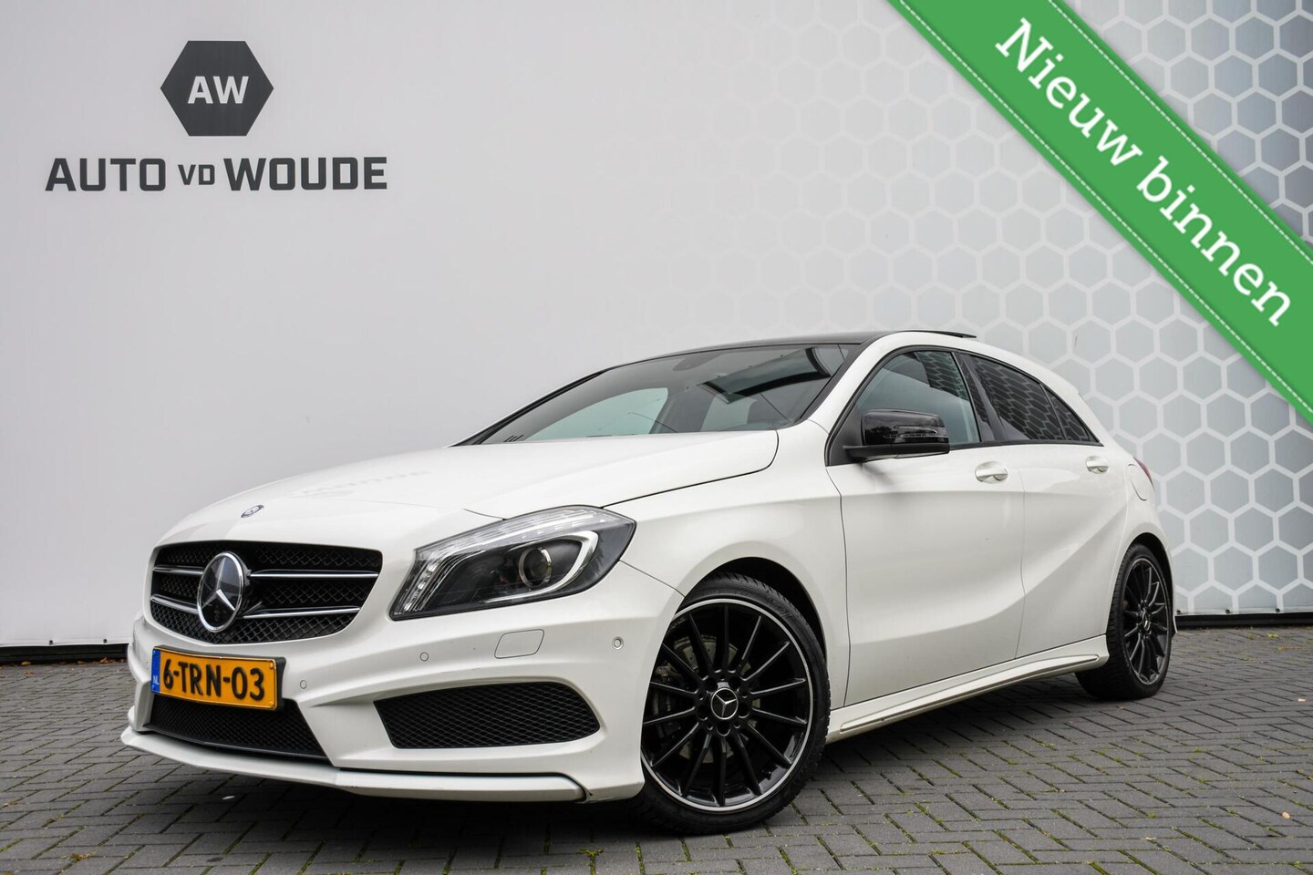 Mercedes-Benz A-klasse - 180 Ambition Panoramadak Xenon Led Sportstoelen - AutoWereld.nl