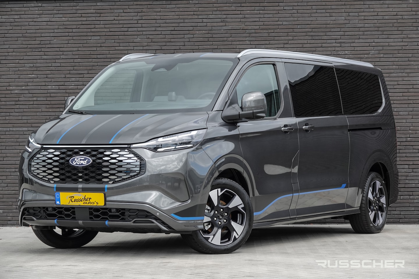Ford Transit Custom Tourneo - L2H1 218Pk Aut. | Sport | 8-Persoons | Nieuwe 71kWh Accu | Elektrisch | Panoramadak | 360° - AutoWereld.nl