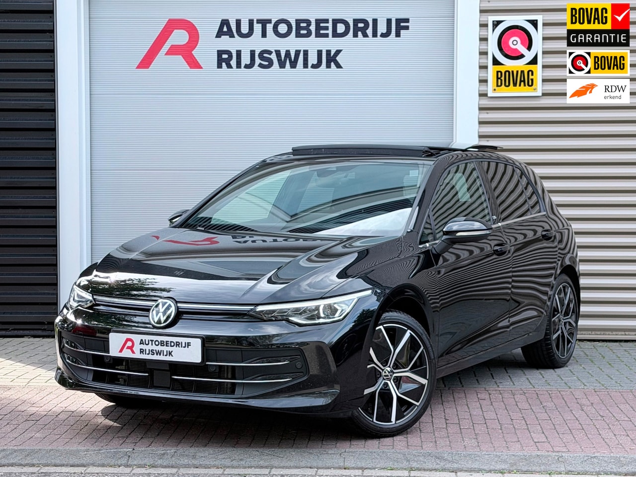 Volkswagen Golf - 1.5 eTSI R-Line Pano/Memory/Matrix - AutoWereld.nl