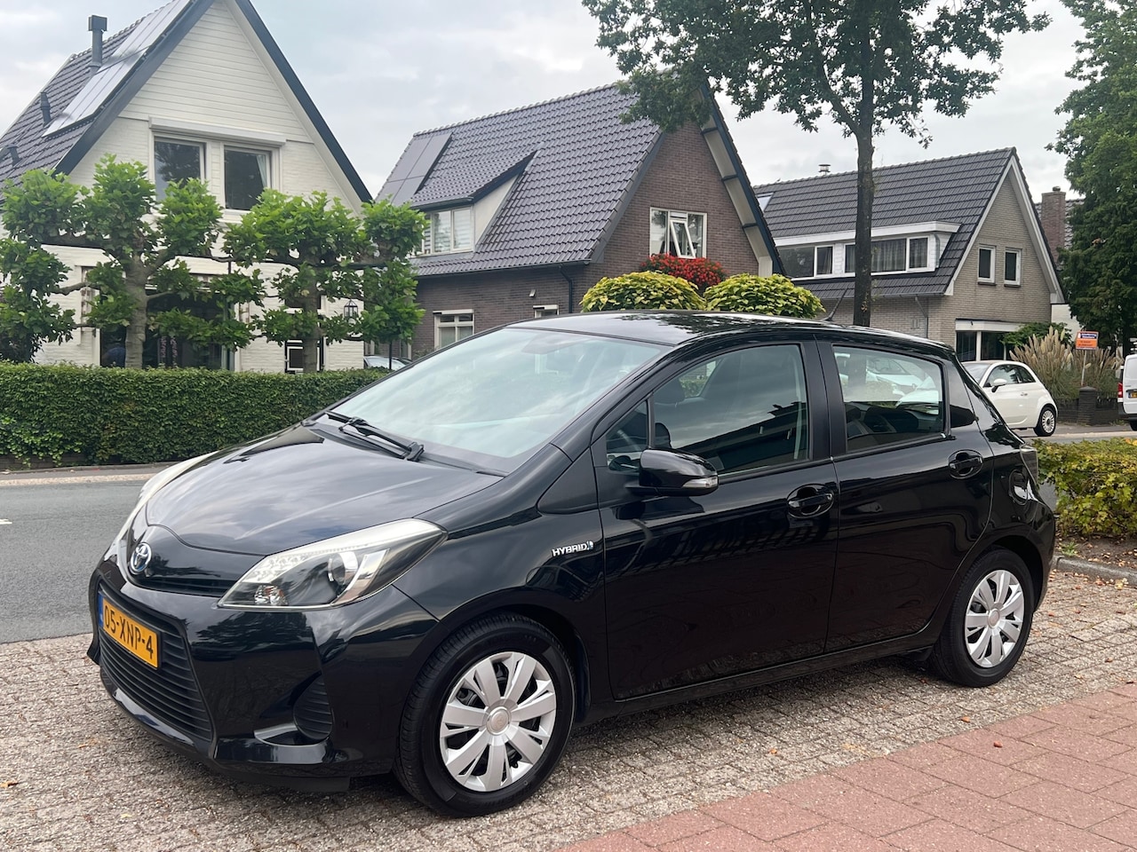 Toyota Yaris - 1.5 Full Hybrid Aspiration dealeronderhouden NAP. - AutoWereld.nl