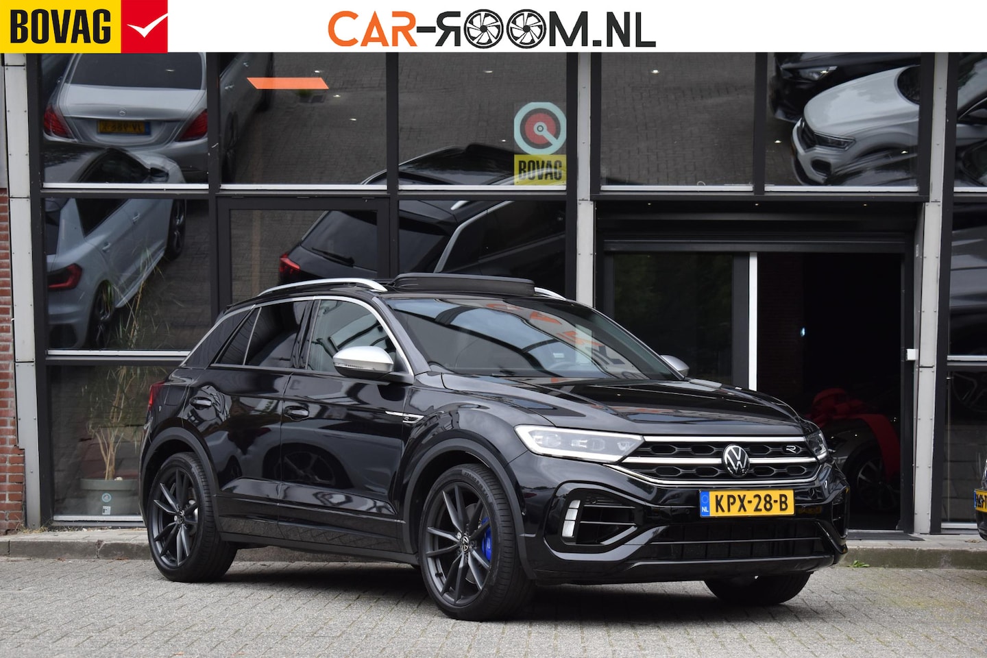 Volkswagen T-Roc - 2.0 TSI 4Motion R Pano Akra Lane Camera ACC Trekhaak - AutoWereld.nl