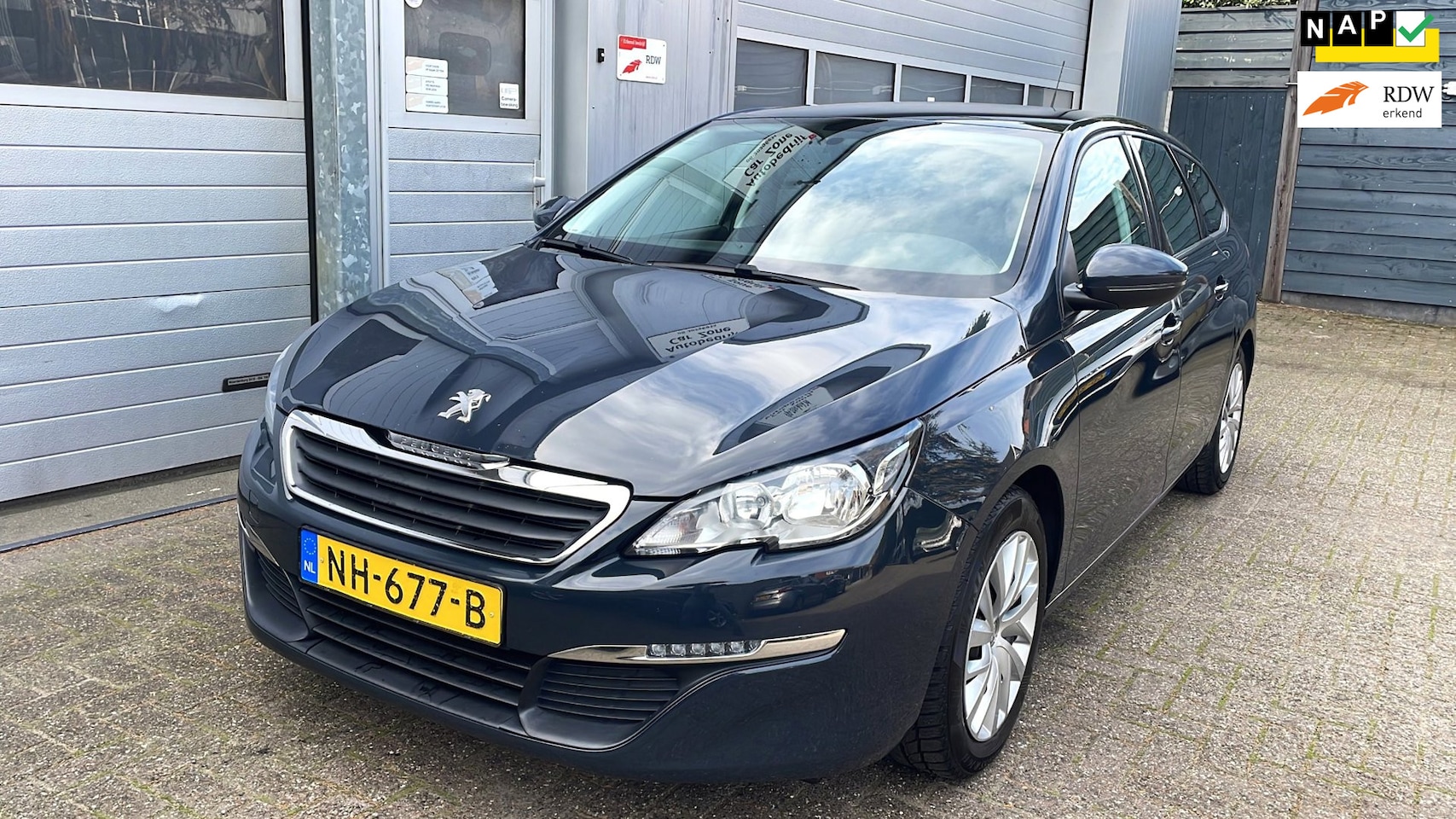 Peugeot 308 SW - 1.2 PureTech Blue Lease-Navi-Clima-Cruise-APK - AutoWereld.nl