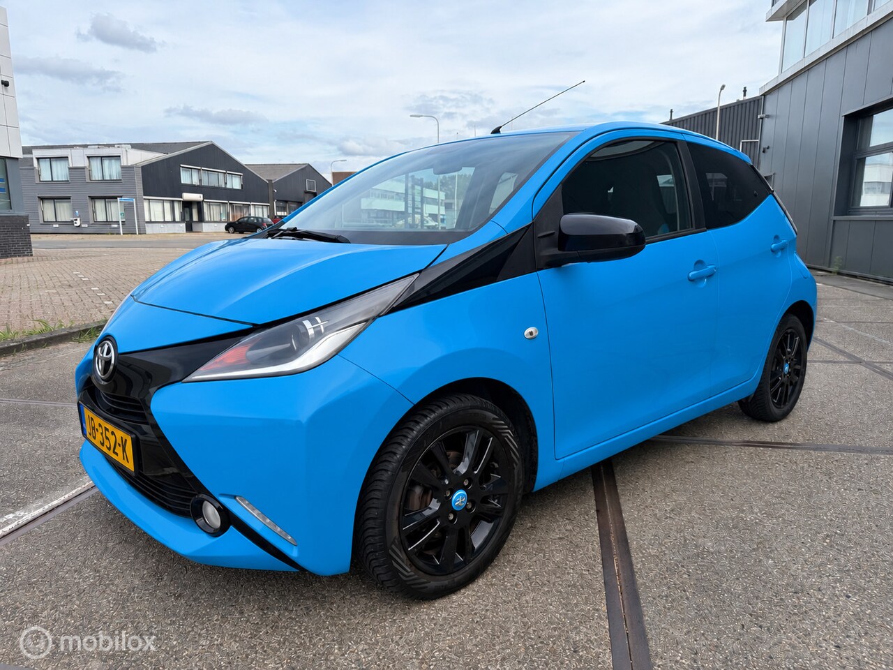 Toyota Aygo - 1.0 VVT-i x-cite 1.0 VVT-i x-cite - AutoWereld.nl