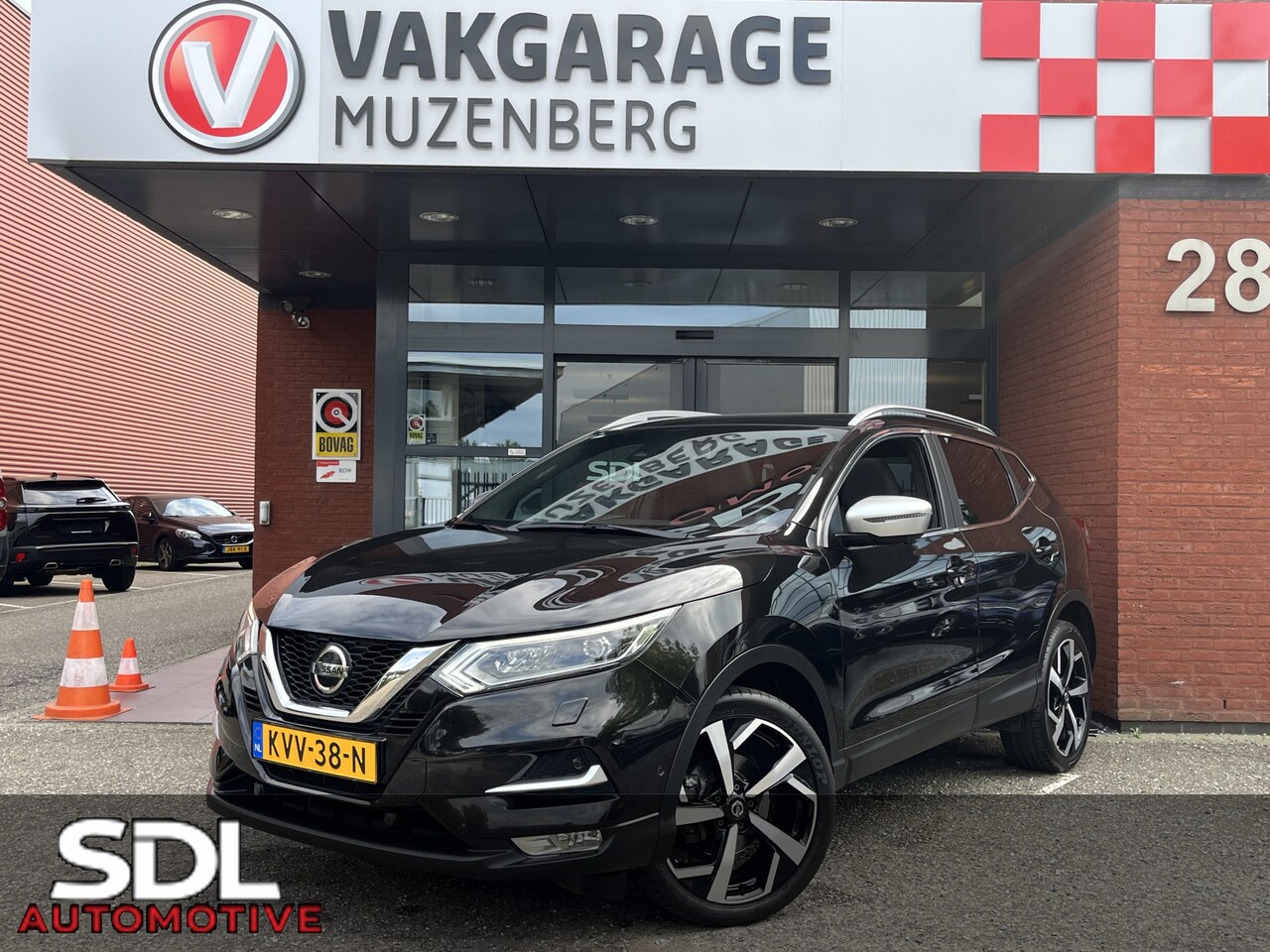 Nissan Qashqai - 1.3 DIG-T Tekna + // BOSE AUDIO // MEMORY SEATS // PANO DAK // LEDEREN BEKLEDING // BLIND - AutoWereld.nl