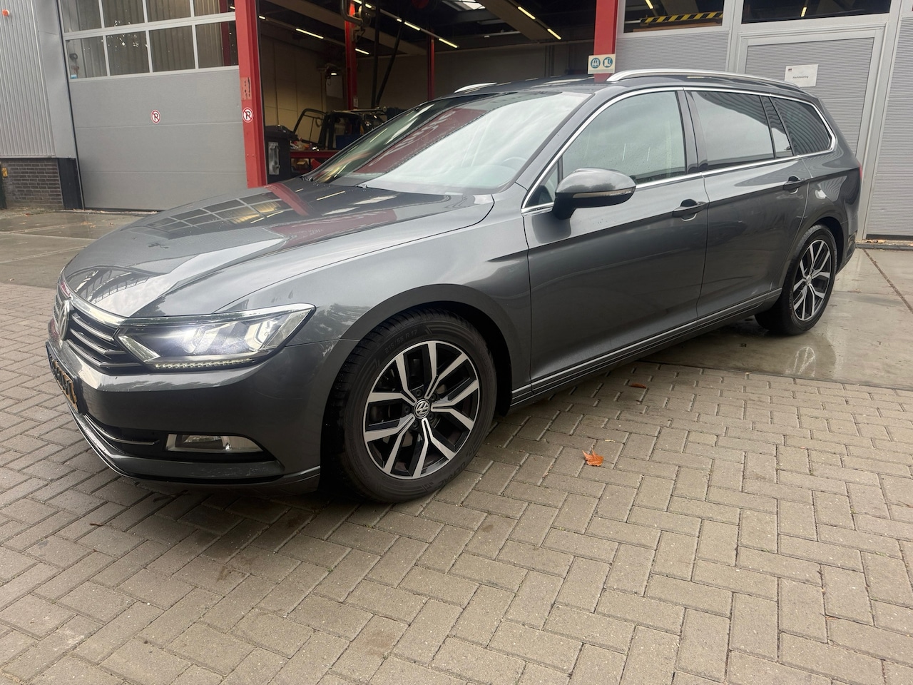 Volkswagen Passat Variant - 1.6 TDI Business Edition Automaat - AutoWereld.nl