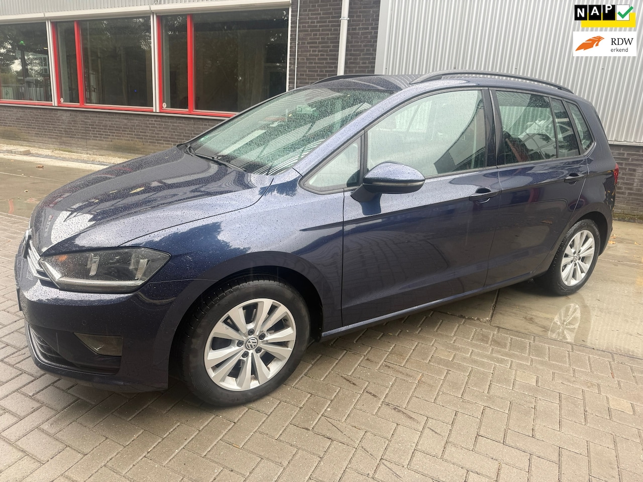 Volkswagen Golf Sportsvan - 1.6 TDI Comfortline Navi Airco - AutoWereld.nl