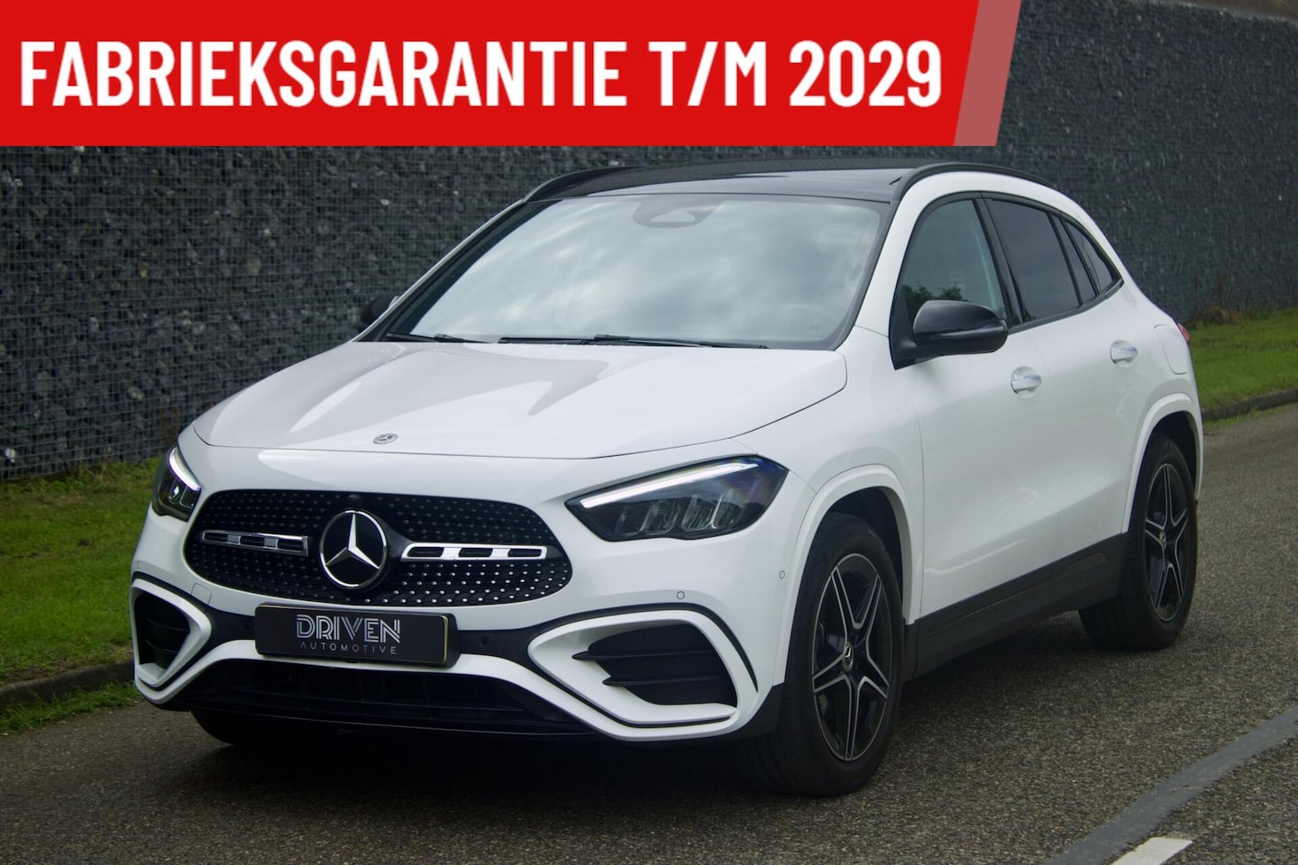 Mercedes-Benz GLA-Klasse - Mercedes-Benz GLA 180 AMG | Pano - Keyless - Camera - Sfeer - AutoWereld.nl