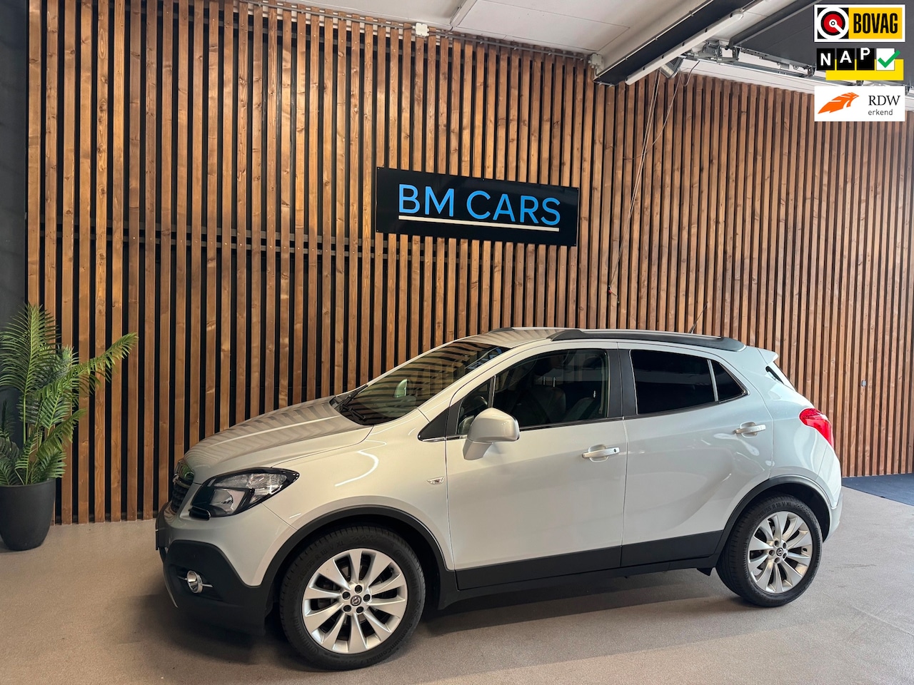 Opel Mokka - 1.4 T Cosmo Airco,Camera,Trekhaak - AutoWereld.nl