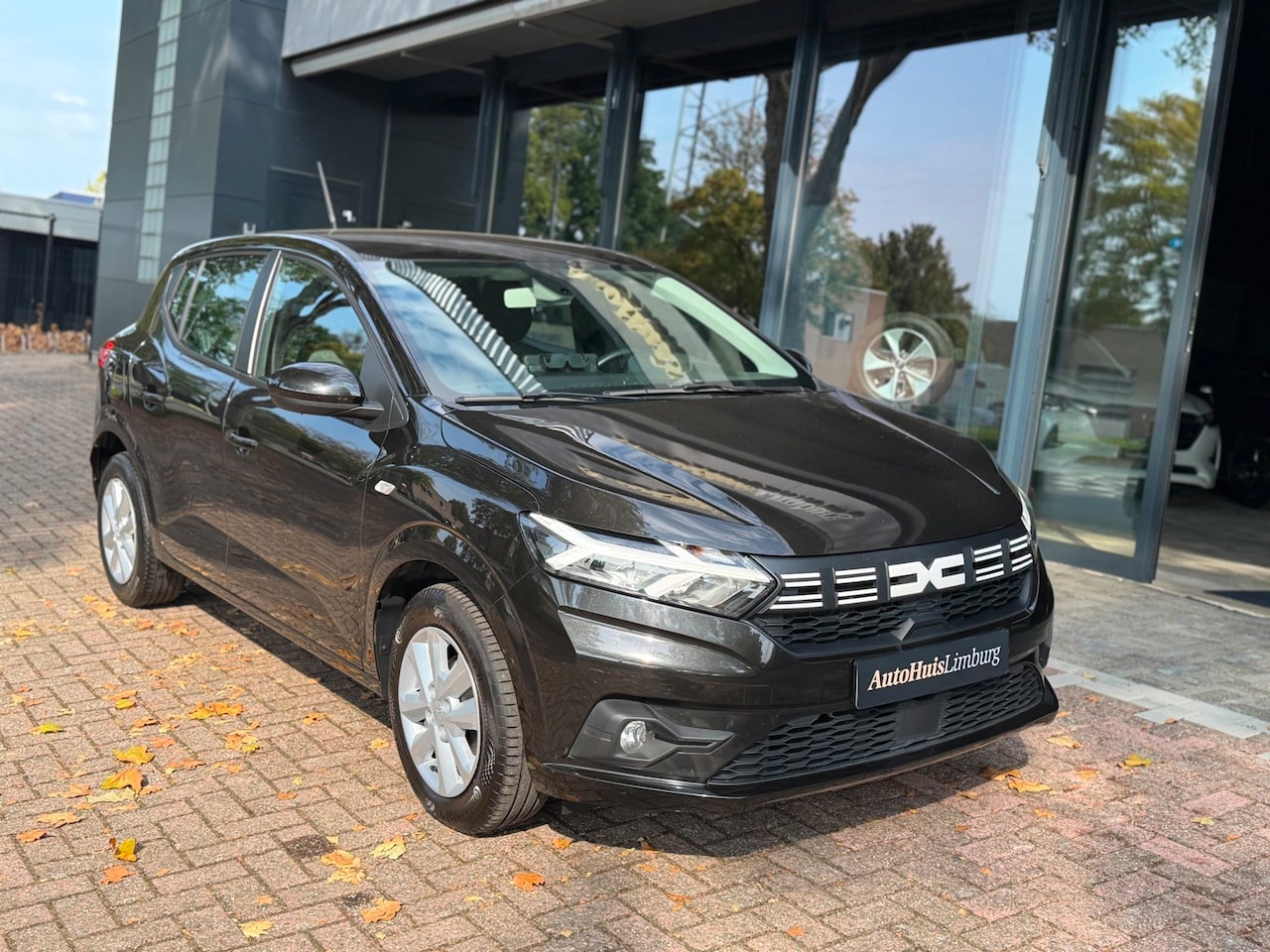 Dacia Sandero - 1.0 TCe 90 Essential|Nav|Prachtige staat - AutoWereld.nl