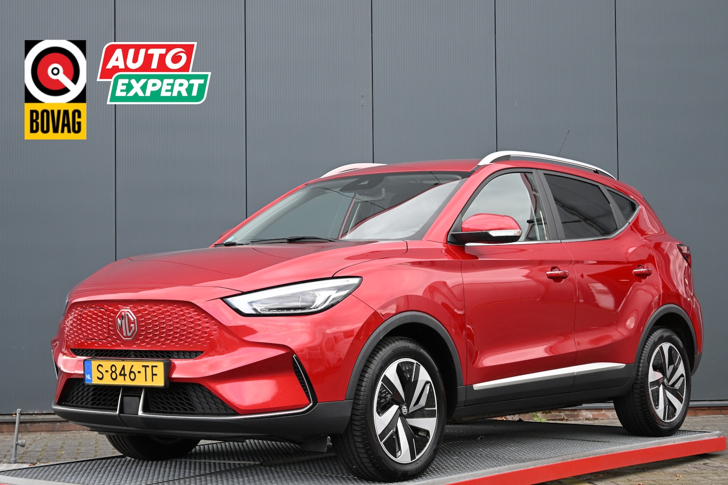 MG MG ZS EV - EV Long Range Luxury 70 kWh trekhaak soh94% - AutoWereld.nl